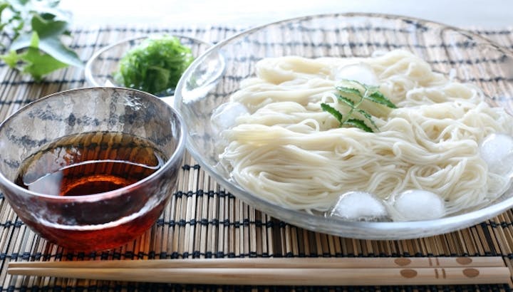 そうめんのカロリー 糖質はダイエット向き ひやむぎとの違いも紹介 Healmethy Press ヘルメシプレス