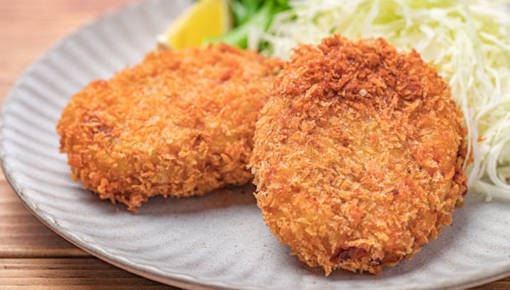 コロッケのカロリーと糖質は高いの ヘルシーに食べるときのポイントを紹介 Healmethy Press ヘルメシプレス コロッケのカロリーと糖質は高いの ヘルシーに食べるときのポイントを紹介 Healmethy Press ヘルメシプレス