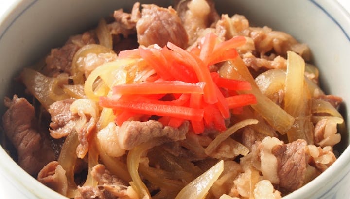 牛丼のカロリーや糖質を知りたい ヘルシーに食べる方法を栄養の専門家が紹介 healmethy press ヘルメシプレス