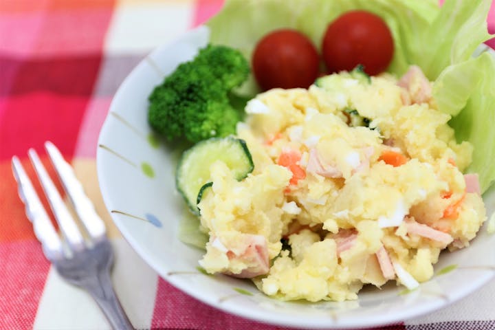 ポテトサラダを簡単にカロリー 糖質オフする方法を紹介 ヘルシーなレシピも Healmethy Press ヘルメシプレス ポテトサラダを簡単にカロリー 糖質オフする方法を紹介 ヘルシーなレシピも Healmethy Press ヘルメシプレス