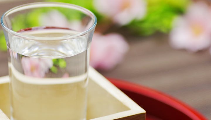 日本酒はカロリー・糖質が高い？ダイエット中の付き合い方を管理栄養士が解説
