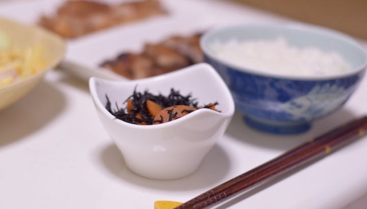 食物繊維の宝庫ひじきのカロリーや糖質は ダイエット向けのレシピも紹介 Healmethy Press ヘルメシプレス 食物繊維の宝庫ひじきのカロリーや糖質は ダイエット向けのレシピも紹介 Healmethy Press ヘルメシプレス