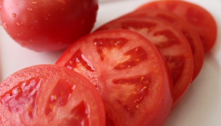 トマトダイエットは痩せる！正しい食べ方で効率良く脂肪を燃やそう